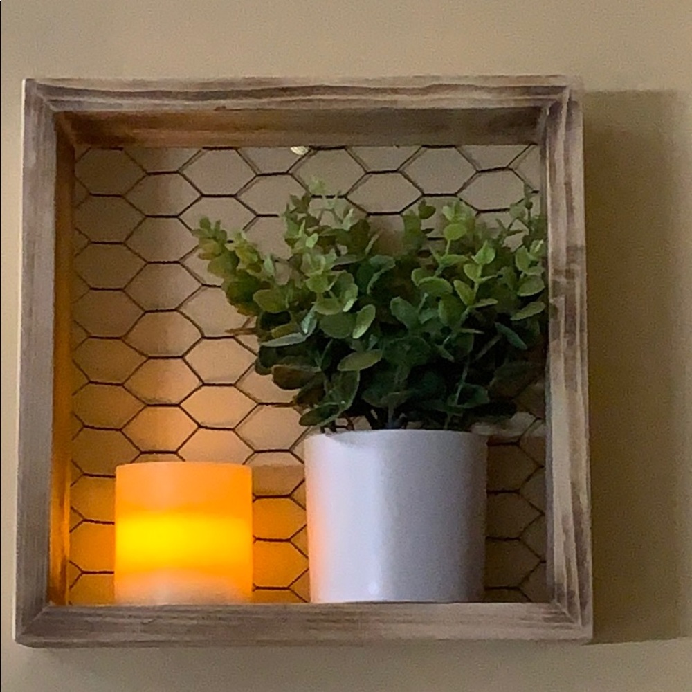 Rustic Farmhouse Chicken Wire Shelf